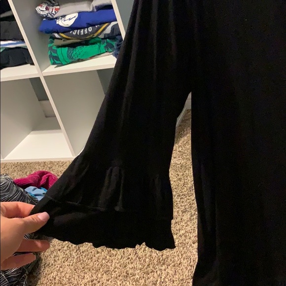 Flare sleeve short dress - Picture 2 of 3